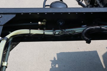 �й�����HOWO G5X�п� 210���� 6.2���Ű���ʽ�ػ�������(ZZ5167XXYG471DE1A)ͼƬ