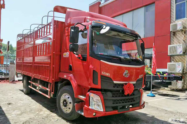 东风柳汽 新乘龙M3中卡 190马力 4X2 6.8米仓栅式载货车(LZ5182CCYM3AB)