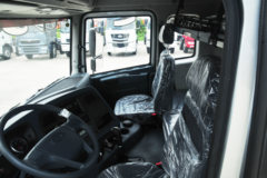 华菱 汉马H6重卡 标载版 350马力 6X2 LNG牵引车(HN4250NGX35C2M5)