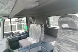 华菱M5&nbsp;牵引车驾驶室                                               图片