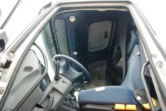 红岩 杰狮重卡 380马力 6X4 牵引车(轻量化)(CQ4254HTVG324)