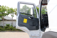 青岛解放 龙VH中卡 220马力 4X2 9.65米厢式载货车底盘(CA5189XXYPK2L7E5A80)