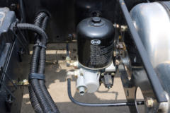 青岛解放 龙VH中卡 220马力 4X2 9.65米厢式载货车底盘(CA5189XXYPK2L7E5A80)