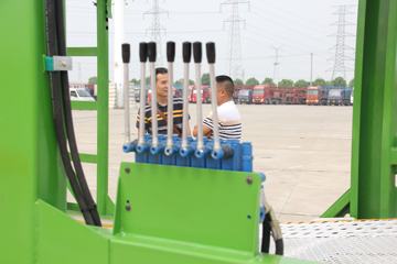 ���Ͽ��� U290�ؿ� 290���� 6X2 ��������˳�ͼƬ