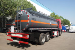 青岛解放 悍V 260马力 8X2 化工液体运输车(程力威牌)(CLW5314GFWC5)