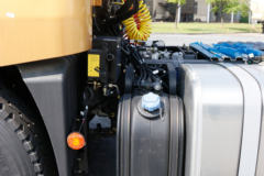 华菱 汉马H6重卡 标载版 375马力 6X4牵引车(HN4250H35C4M5)