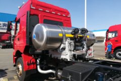 北奔 V3M重卡 380马力 6X4 LNG牵引车(ND4250B38J7Z00)