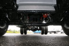 解放 虎VH 141马力 4.21米单排仓栅式轻卡底盘(CA5041CCYP40K17L1E5A84-1)