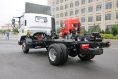 解放 虎VH 141马力 4.21米单排仓栅式轻卡底盘(CA5041CCYP40K17L1E5A84-1)