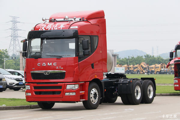 华菱 汉马H9重卡 410马力 6X4 LNG牵引车