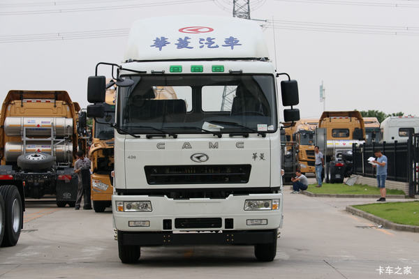 华菱重卡 重载型 430马力 6X4牵引车(HN4251B43C4M5)