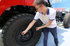 陕汽重卡 德龙X3000 375马力 6X6 沙漠越野载货车底盘(SX5258TYT5V385)