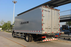 福田 欧航R系 170马力 6.8米厢式载货车(BJ5166XXY-A1)