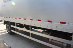 福田 欧航R系 170马力 6.8米厢式载货车(BJ5166XXY-A1)