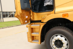 华菱 汉马H6重卡 重载版 375马力 4X2牵引车(HN4180H33C6M5) 华菱 汉马H6重卡 重载版 375马力 4X2牵引车(HN4180H33C6M5)