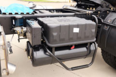 华菱之星 重卡 标载版 300马力 4X2牵引车(HN4180C34C4M5)