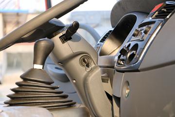 ���� ������D8 150���� 4X2 5.75�׵��������ػ���(EQ1090L8BDE)ͼƬ