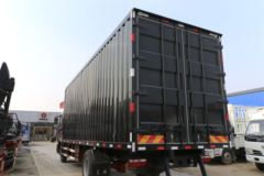 东风 多利卡D9 160马力 4X2 6.8米厢式载货车(EQ5161XXYL9BDGAC)