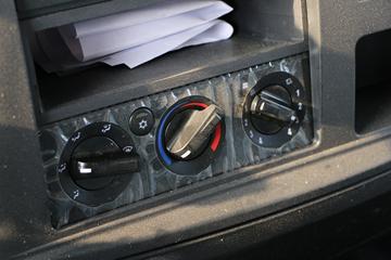 ���� ������D9 160���� 4X2 6.8����ʽ�ػ���ͼƬ