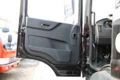 东风 多利卡D9 160马力 4X2 6.8米厢式载货车(EQ5161XXYL9BDGAC)