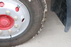 东风 多利卡D9 160马力 4X2 6.8米厢式载货车(EQ5161XXYL9BDGAC)