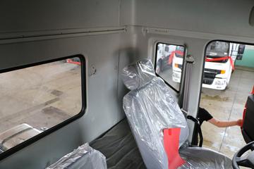 ���� ������D12�п� 190���� 4X2 9.85����ʽ�ػ�������(EQ5181XXYL9BDKAC)ͼƬ