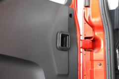 东风 多利卡D12中卡 190马力 4X2 9.85米厢式载货车底盘(EQ5181XXYL9BDKAC)