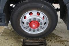 东风 多利卡D12中卡 190马力 4X2 9.85米厢式载货车底盘(EQ5181XXYL9BDKAC)