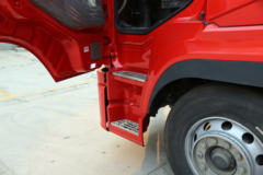 东风华神 御龙重卡 245马力 4X2 9.4米翼展式载货车(EQ5180XYKLV)