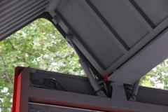 东风华神 御龙重卡 245马力 4X2 9.4米翼展式载货车(EQ5180XYKLV)