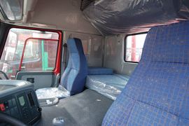 HOWO-7&nbsp;载货车驾驶室                                               图片