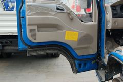 时代领航3 120马力 4X2 5.2米单排厢式载货车(BJ5043V7BFA-S1)