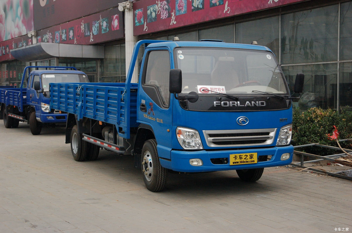 时代领航Ⅲ 135马力 4X2 5.2米单排栏板载货车