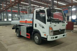 王牌7系&nbsp;爆破器材运输车外观图片