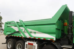 华菱重卡 310马力 8X4 5.6米自卸车(HN3310B34B3M5)