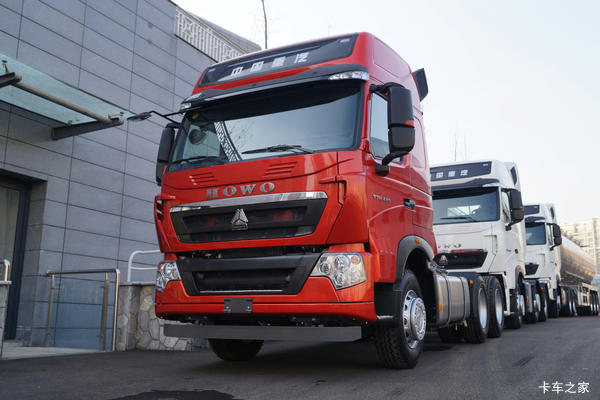 中国重汽 HOWO T7H重卡 440马力 6X4自动挡牵引车(AMT手自一体)(ZZ4257V324HE1B)