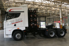 青岛解放 JH6重卡 400马力 6X4 CNG牵引车(CA4250P25K15T1NE5A80)