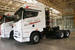 青岛解放 JH6重卡 400马力 6X4 CNG牵引车(CA4250P25K15T1NE5A80)
