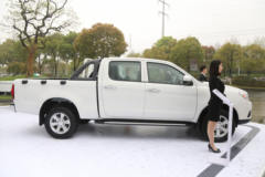 江淮T6 2017款 旗舰版 2.0T柴油 139马力 两驱 长轴距双排皮卡 江淮T6 2017款 旗舰版 2.0T柴油 139马力 两驱 长轴距双排皮卡