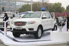 江淮T6 2017款 旗舰版 2.0T柴油 139马力 两驱 长轴距双排皮卡 江淮T6 2017款 旗舰版 2.0T柴油 139马力 两驱 长轴距双排皮卡