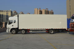 东风柳汽 乘龙M5重卡 270马力 6X2 9.6米厢式载货车(LZ5200XXYM3CB)