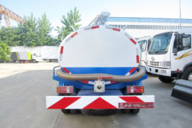 东风多利卡底盘&nbsp;吸污/吸粪车外观图片