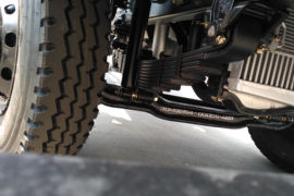 特商底盘&nbsp;随车吊底盘图片