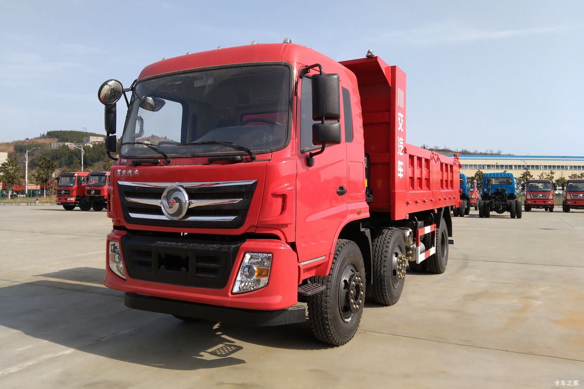 川交汽车 180马力 6X2 4.8米自卸车