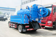 东风 多利卡D6 102马力 4X2 吸污车(程力威牌 )(CLW5040GQW5) 东风 多利卡D6 102马力 4X2 吸污车(程力威牌 )(CLW5040GQW5)