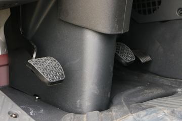 �ൺ��� ��VH�п� 180���� 4X2 6.7�������ػ�������(�߶�˫��)(CA1189PK2L2E5A80)ͼƬ