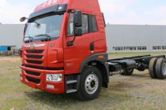 青岛解放 龙VH中卡 180马力 4X2 6.75米栏板载货车(CA1189PK2L2E5A80)