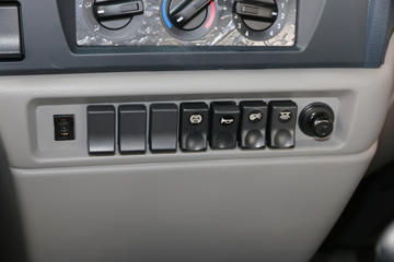 �������ó� �����ؿ� 220���� 4X2 9.6����ʽ�ػ�������(DFH5180XXYB1)ͼƬ