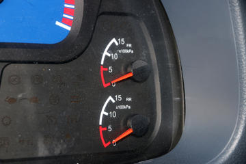 �������ó� �����ؿ� 220���� 4X2 9.6����ʽ�ػ�������(DFH5180XXYB1)ͼƬ