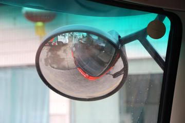 �������ó� �����ؿ� 220���� 4X2 9.6����ʽ�ػ�������(DFH5180XXYB1)ͼƬ